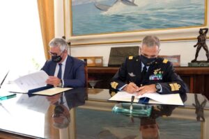 firma-accordo-quadro-AM-e-UNICAMPANIA