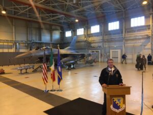 Segr.-Carter-visita-Aviano