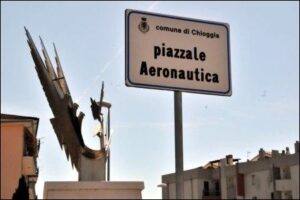 foto Targa-Piazzale-Aeronautica-Militare