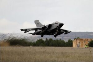 aereo militare in volo