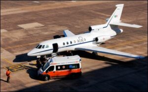 aereo e ambulanza Trasporto-Elmas-Massa