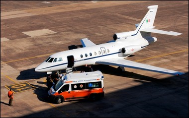 aereo e ambulanza Trasporto-Elmas-Massa