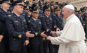 IL COMANDO LOGISTICO PARTECIPA ALL'UDIENZA PAPALE - Aeronautica Militare