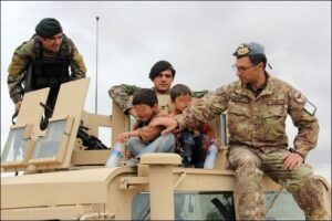 Un advisor dellAeronautica Militare con il suo advisee