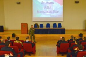 Un momento della conferenza sulla Sicurezza del Volo