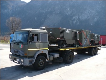 Uno-dei-mezzi-del-convoglio