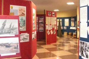 Veduta lato sinistro della mostra
