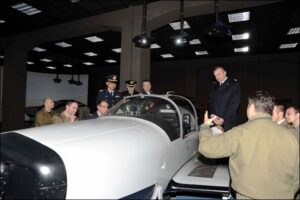 Visita-ai-Simulatori-del-velivolo-Aermacchi