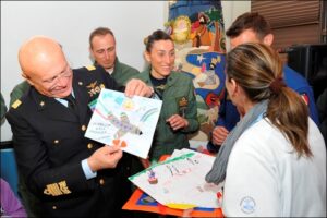 consegna-disegni-al-capo-di-sma-