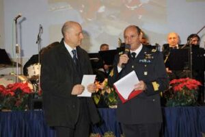 consegna-benefic-dott-Maurizio-Scardia-resp
