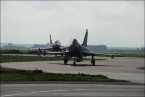 aerei militari su terraferma