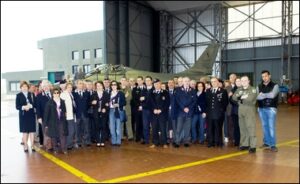 Foto di gruppo - i-soci-dellAss.ne-Nazionale-Carabinieri-al-37-Stormo-di-Trapani