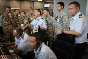 la delegazione NATO DACCC visita la sala operativa ENAV ove opera il settore militare del SCCAM