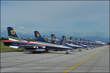 aerei militari su terraferma