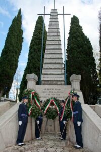 monumento-ai-caduti-delleccidio-di-Sutri