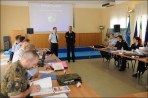 saluto-del-comandante-di-brindisi-ai-partecipanti
