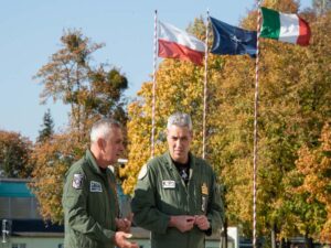 Polonia: Comandante della Squadra Aerea visita la TF White Eagle