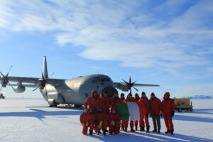 Atterraggio C130J sulla base McMurdo