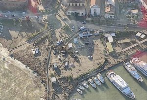 Frana a Ischia - visione dall'alto