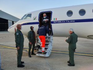 soccorsi salgono in aereo