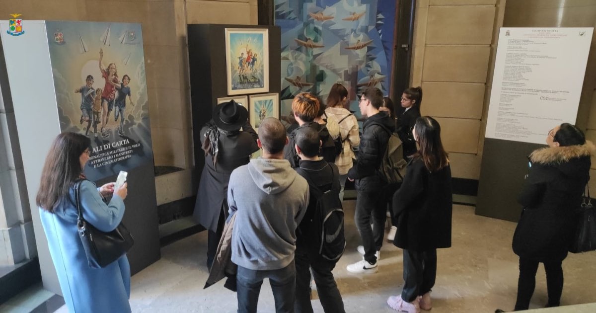 Cultura: conclusa a Palazzo Aeronautica la mostra “Ali di Carta”, cento ...